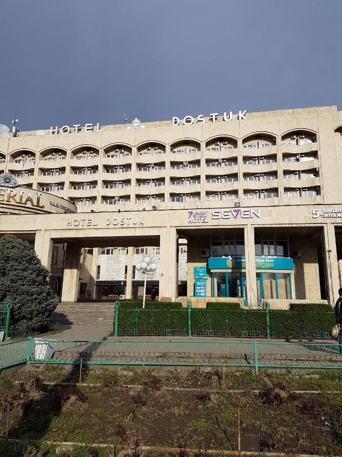 Seven Hotel Bishkek Exteriör bild