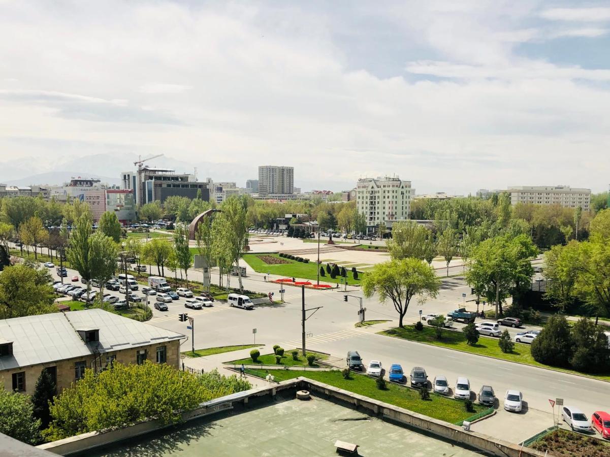 Seven Hotel Bishkek Exteriör bild